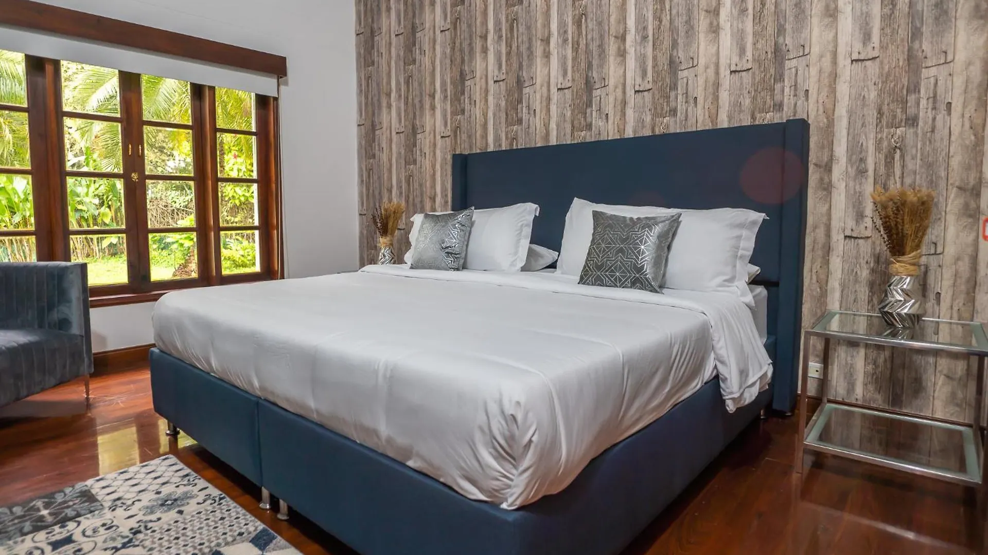 Premium Mansion in El Poblado Nightclub, Maid & Pool Villa Medellin Colombia