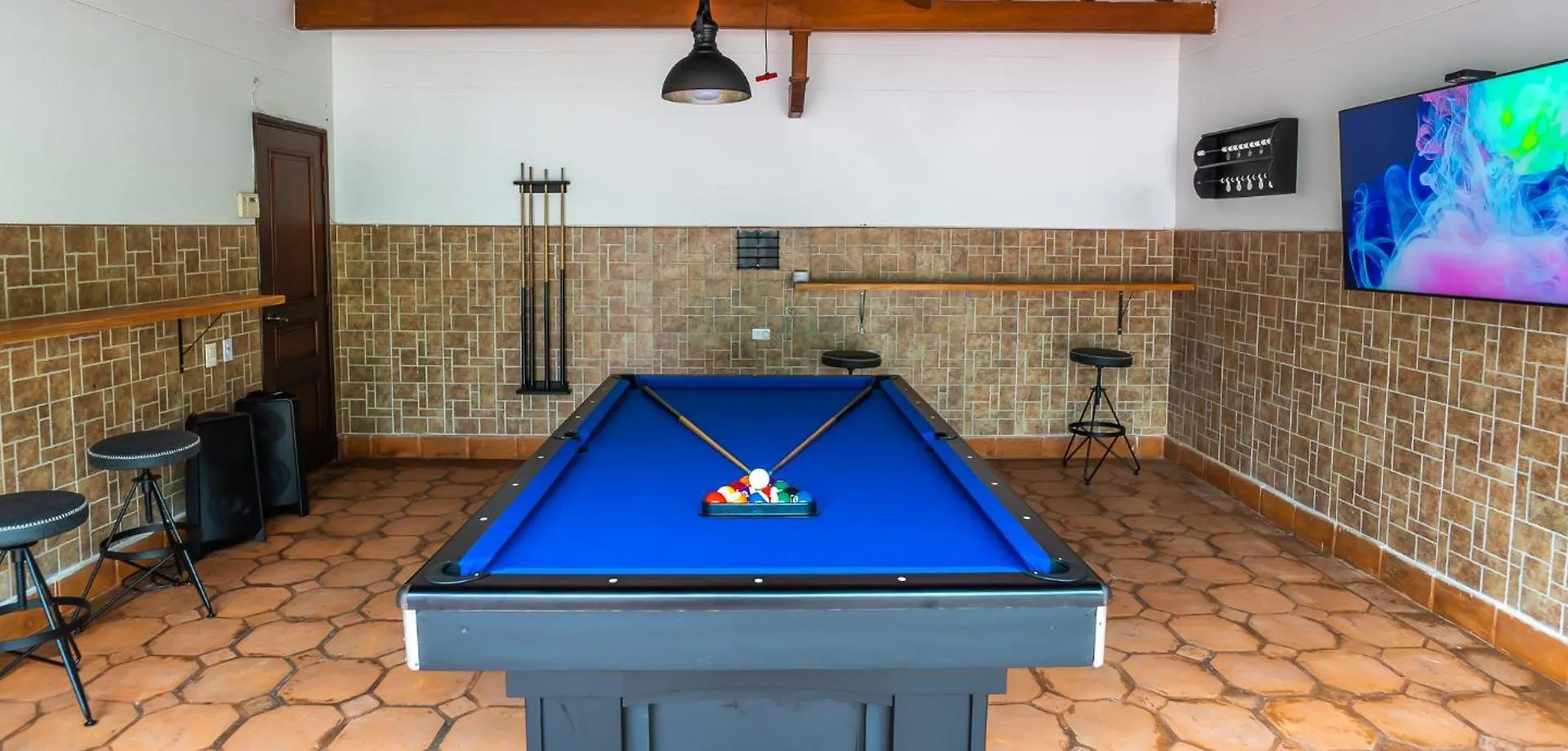 Premium Mansion in El Poblado Nightclub, Maid & Pool Villa Medellin