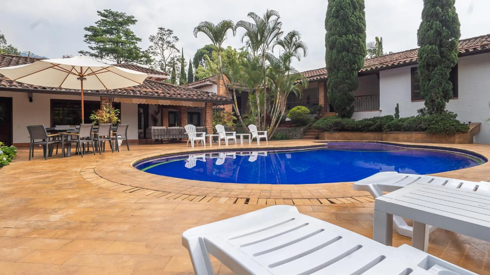 Premium Mansion in El Poblado Nightclub, Maid & Pool Villa Medellin 0*,  Colombia