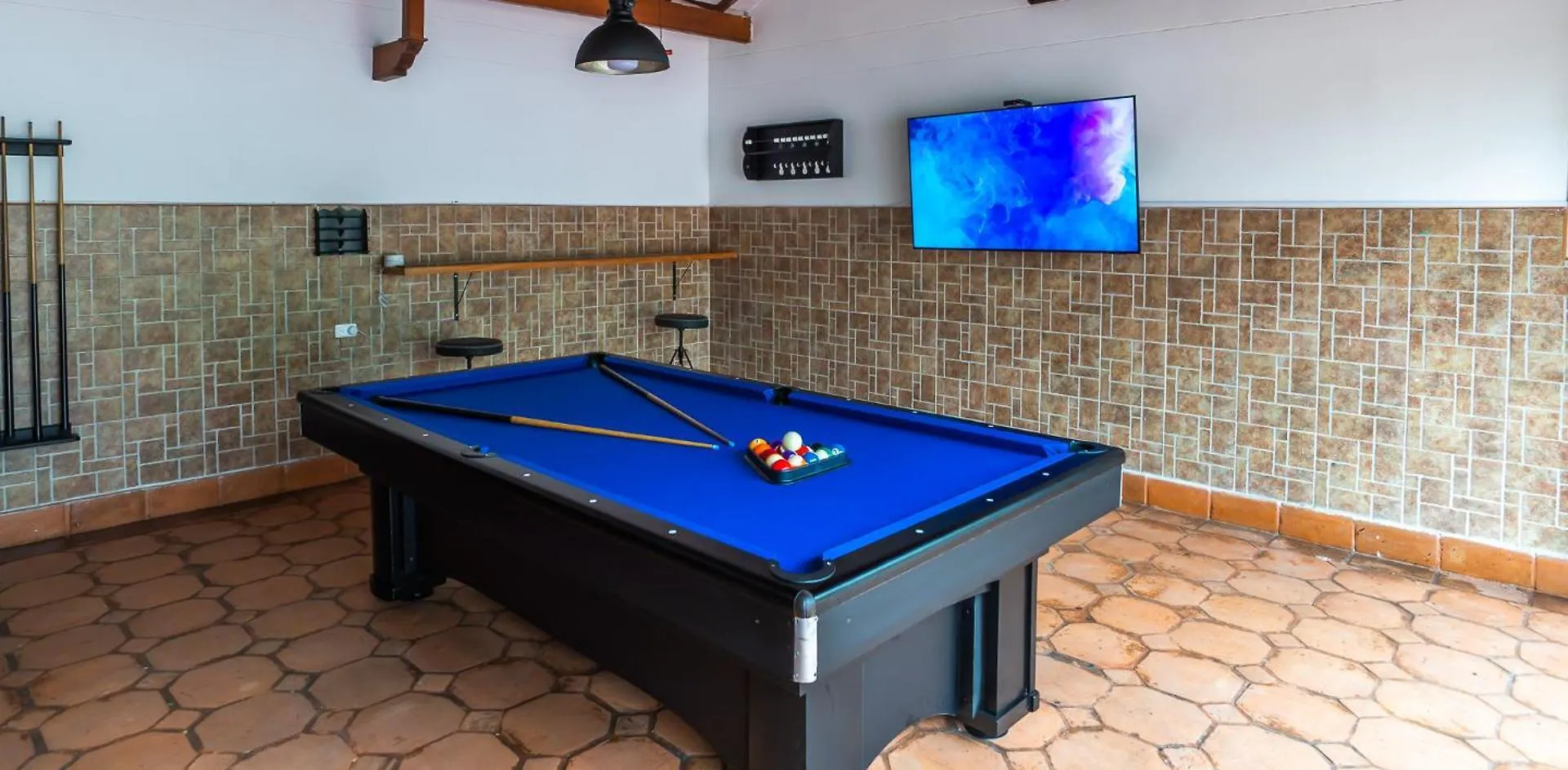 Premium Mansion in El Poblado Nightclub, Maid & Pool Villa Medellin Holiday home