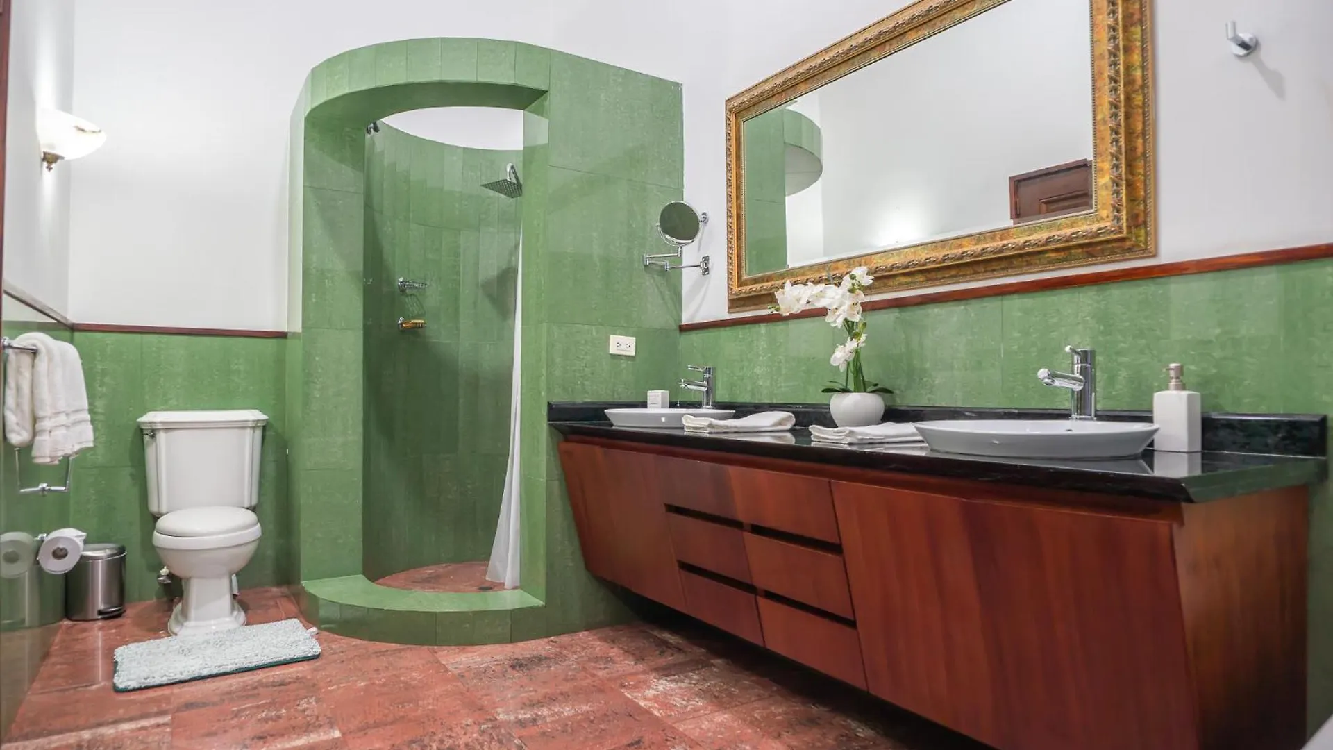Premium Mansion in El Poblado Nightclub, Maid & Pool Villa Medellin
