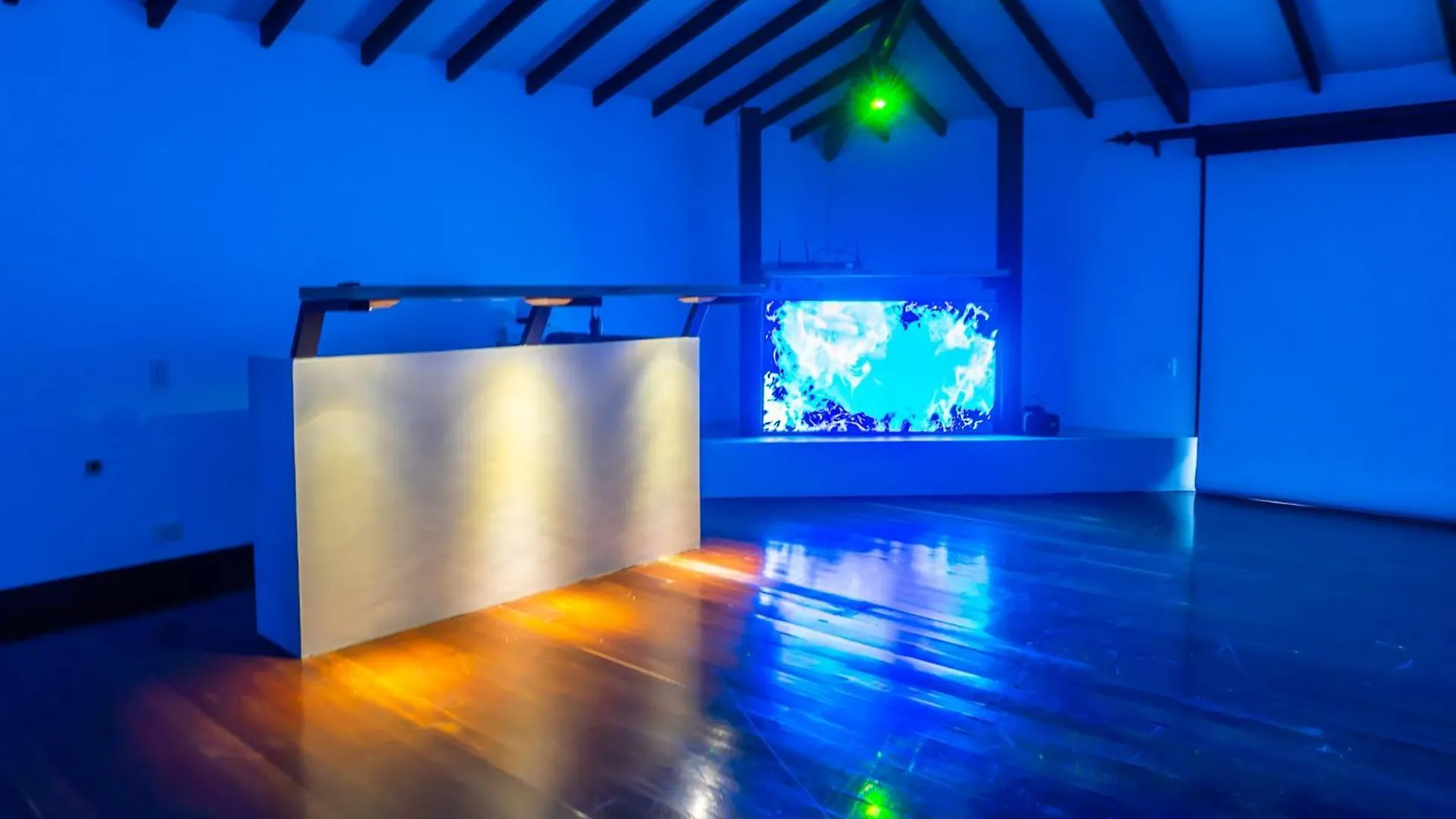 Premium Mansion in El Poblado Nightclub, Maid & Pool Villa Medellin